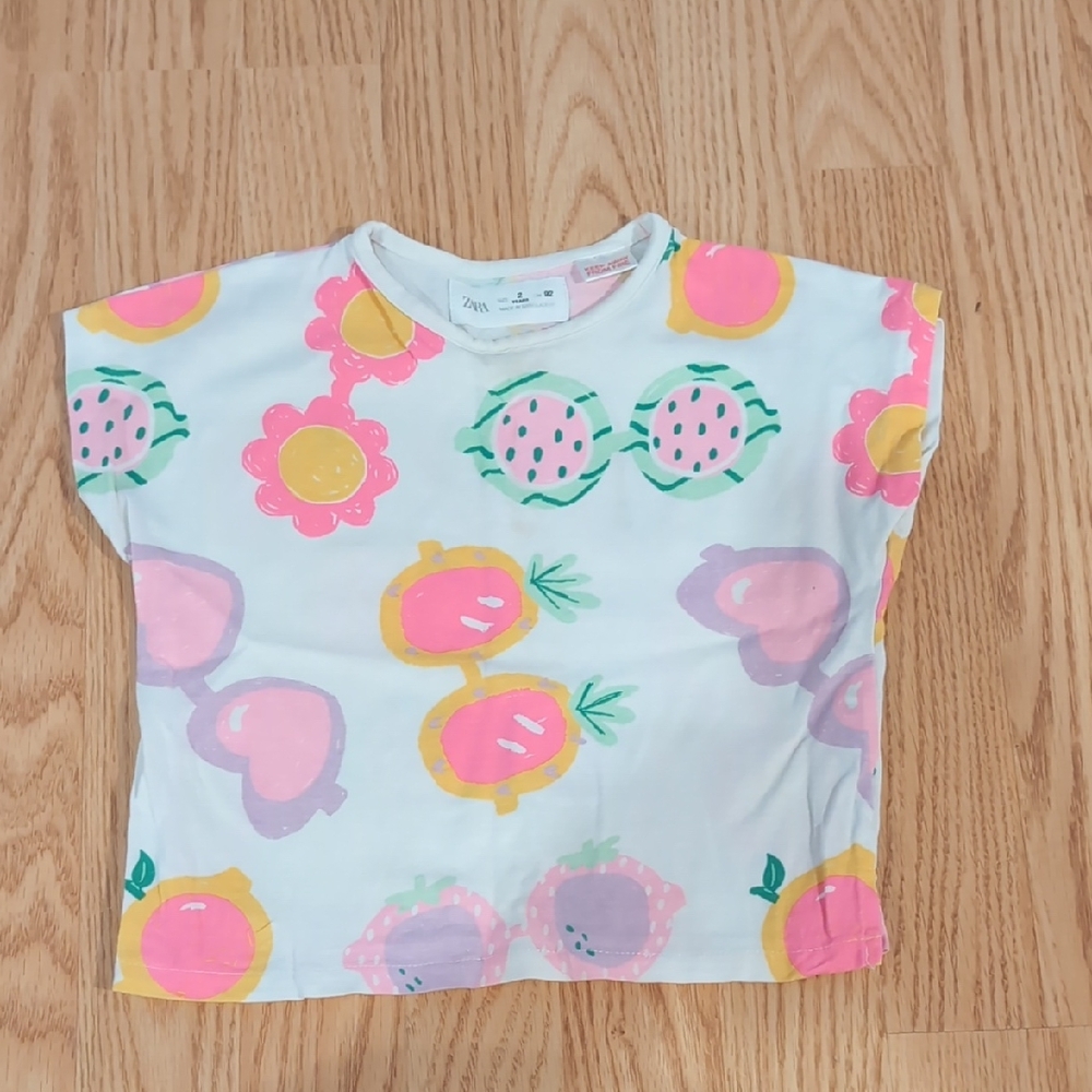 Zara Sunglasses T-shirt